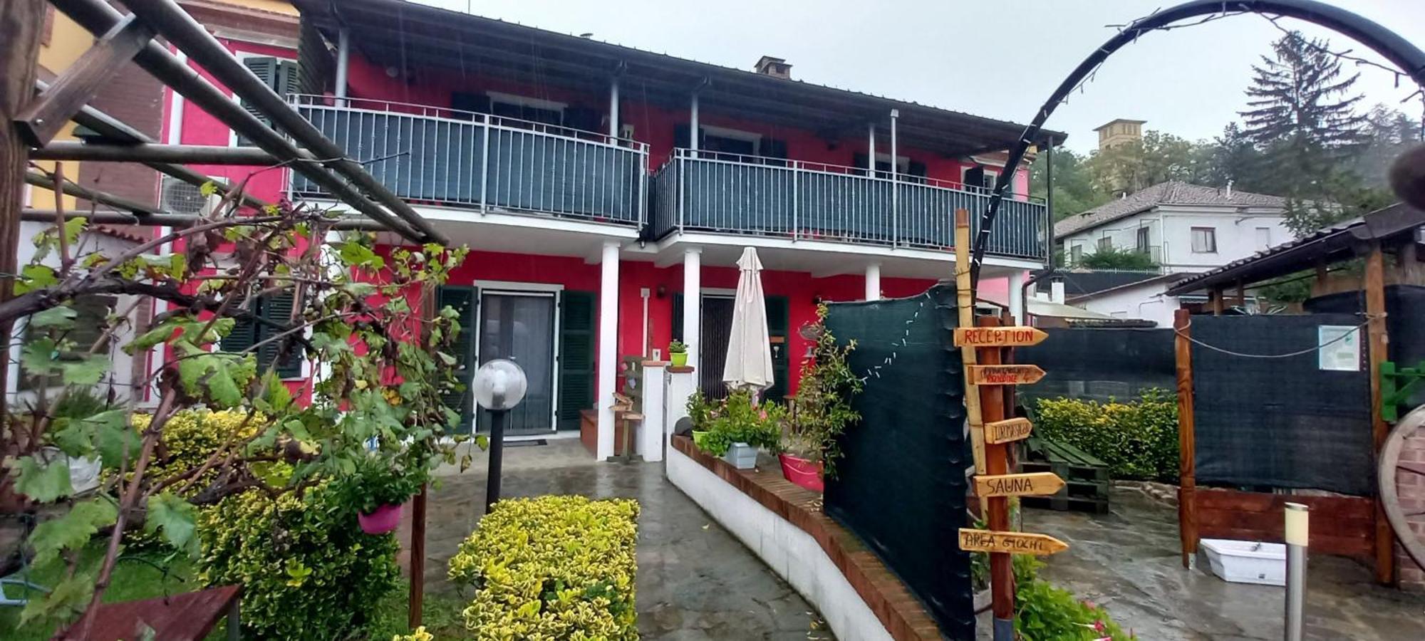 Casa Appartamento Vacanze La Fermata Delle Rondini Castello di Annone Exterior foto